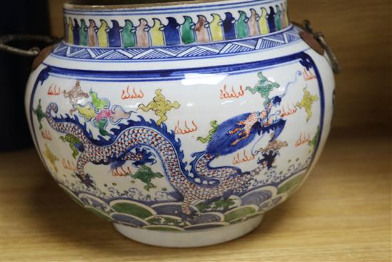 A Chinese two-handled lidded vase H.26cm